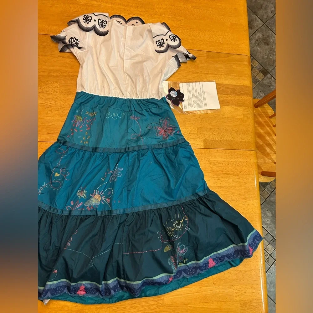 NWT Disney Encanto Mirabel Light-Up Halloween Costume Dress size Medium 7-8